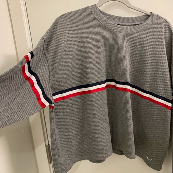 Hollister Boyfriend Tee/Sweater - Picture 2 of 4